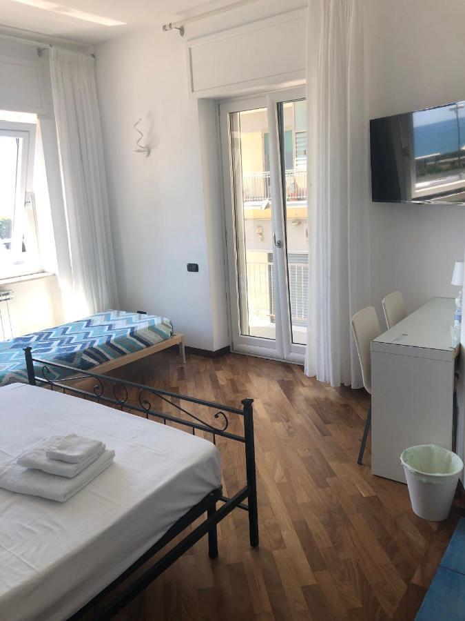 Hotel Blue Sea Salerno Zewnętrze zdjęcie