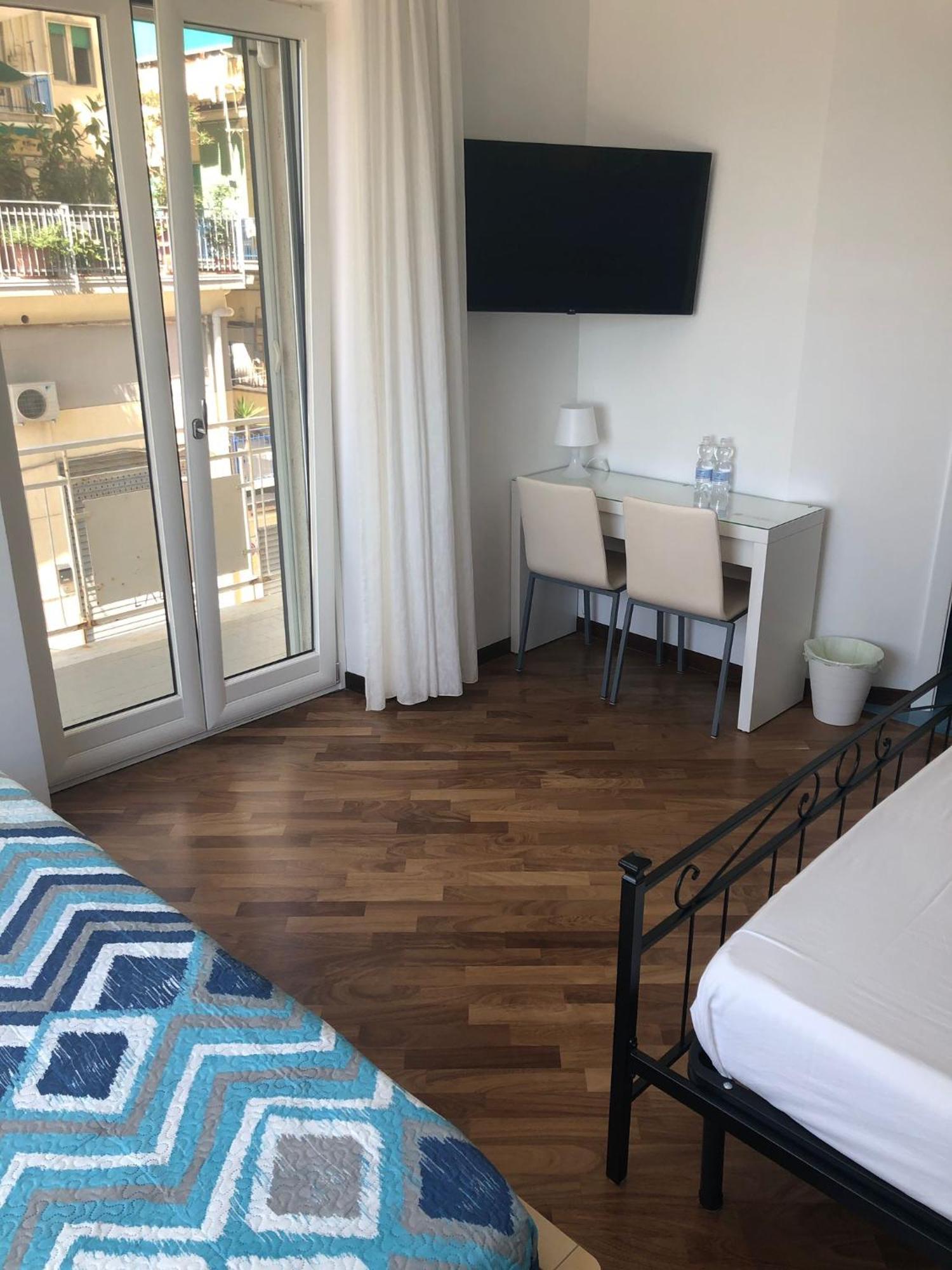 Hotel Blue Sea Salerno Zewnętrze zdjęcie